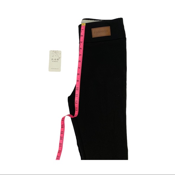 Sherpa Fleece Lined Leggings in Black Size Medium - Picture 4 of 5